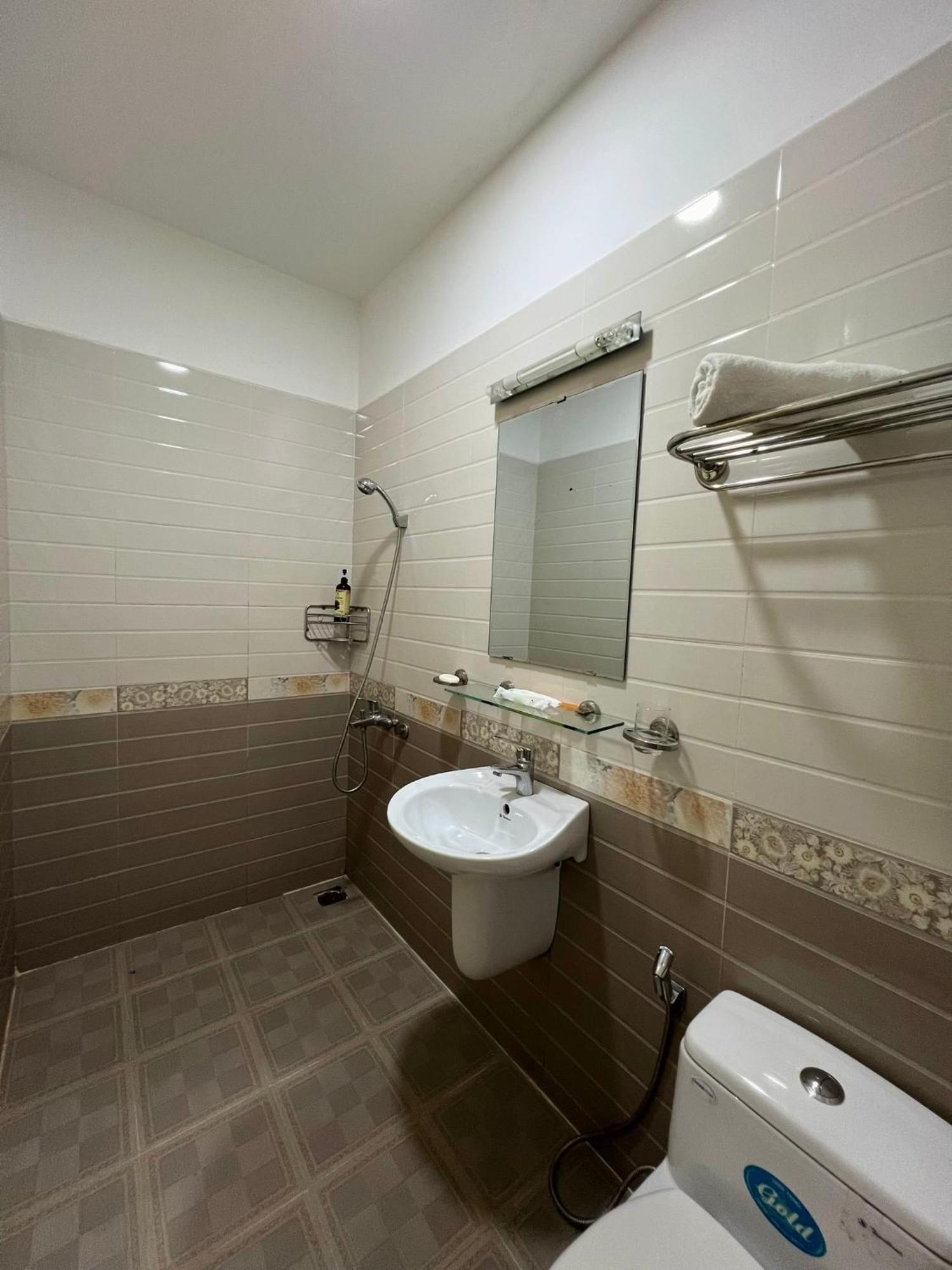 Dang Uyen 1 Hotel دالات المظهر الخارجي الصورة